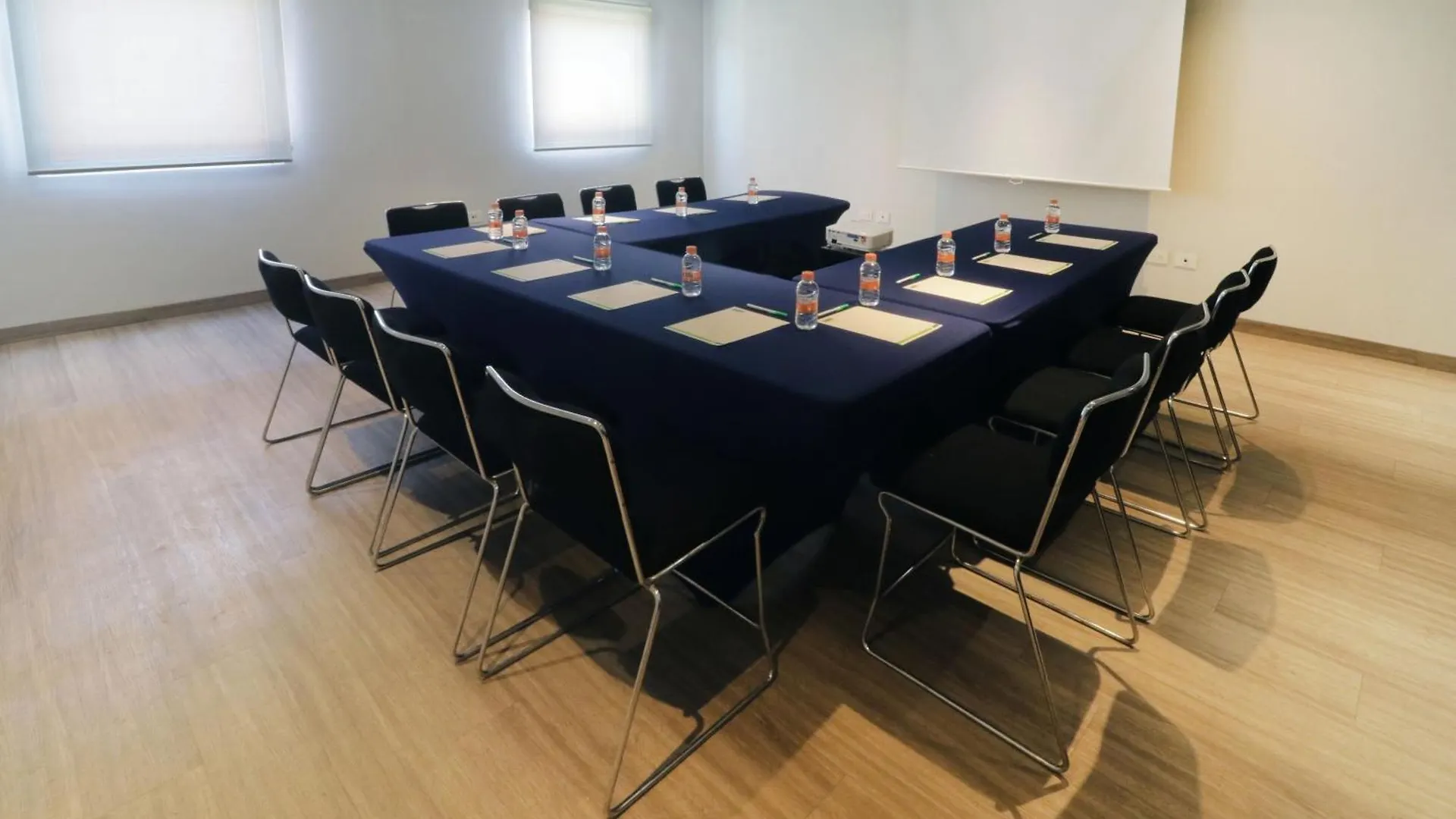City Express Junior By Marriott Merida Altabrisa Hotel