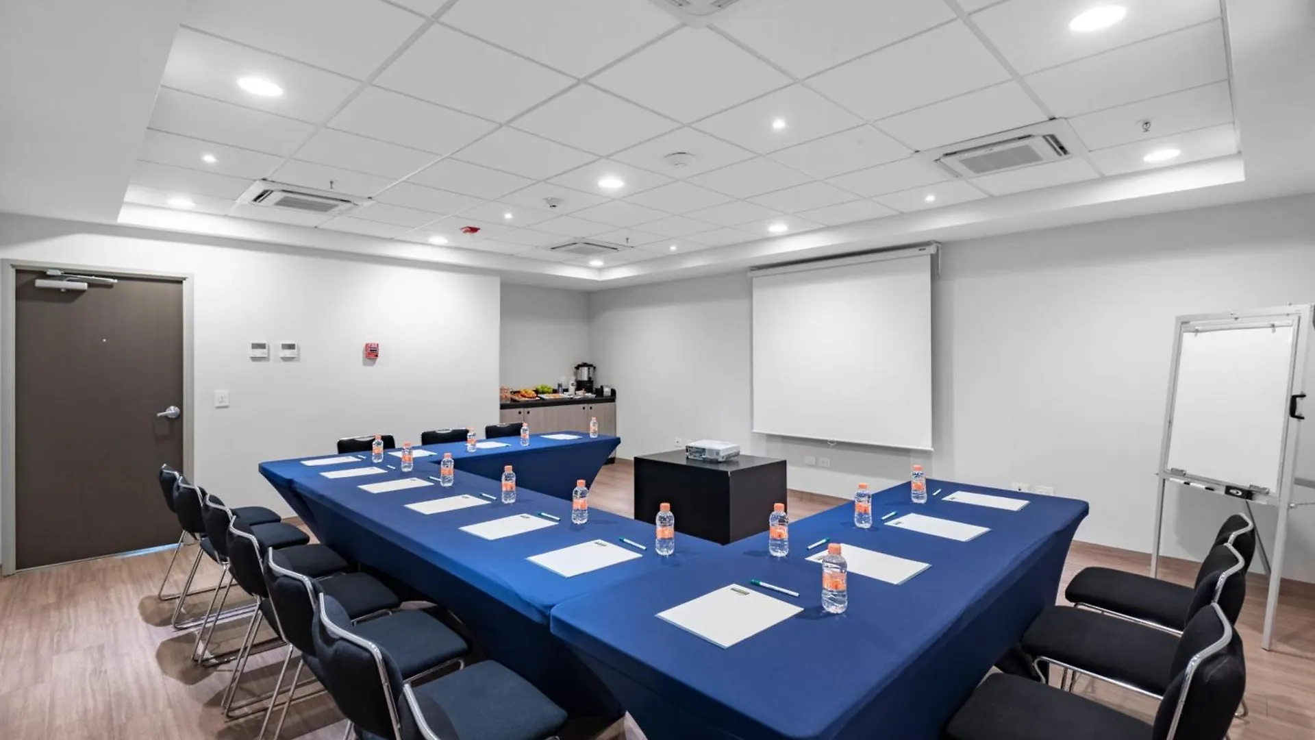 City Express Junior By Marriott Merida Altabrisa Hotel