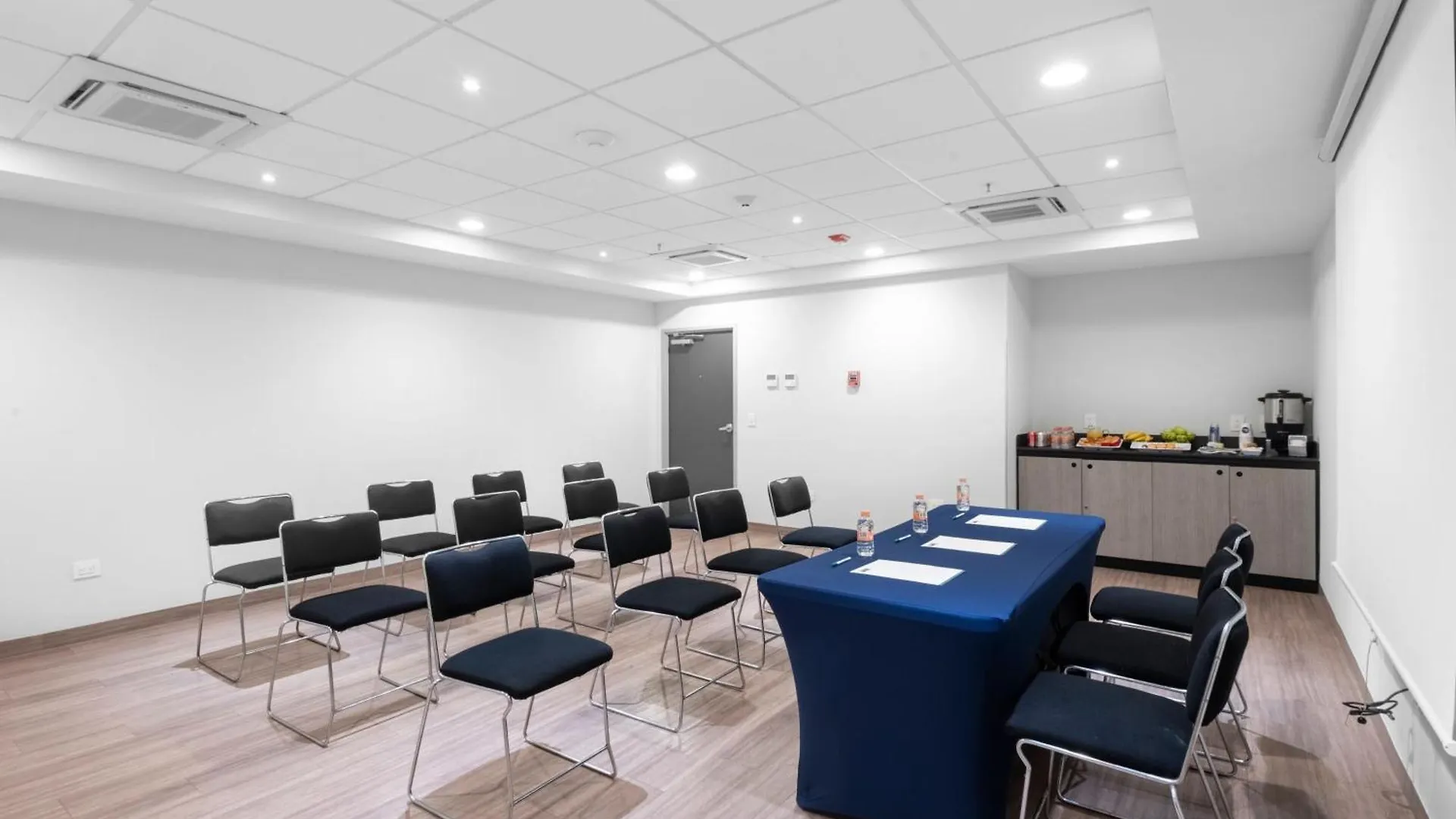 Hotel City Express Junior By Marriott Merida Altabrisa