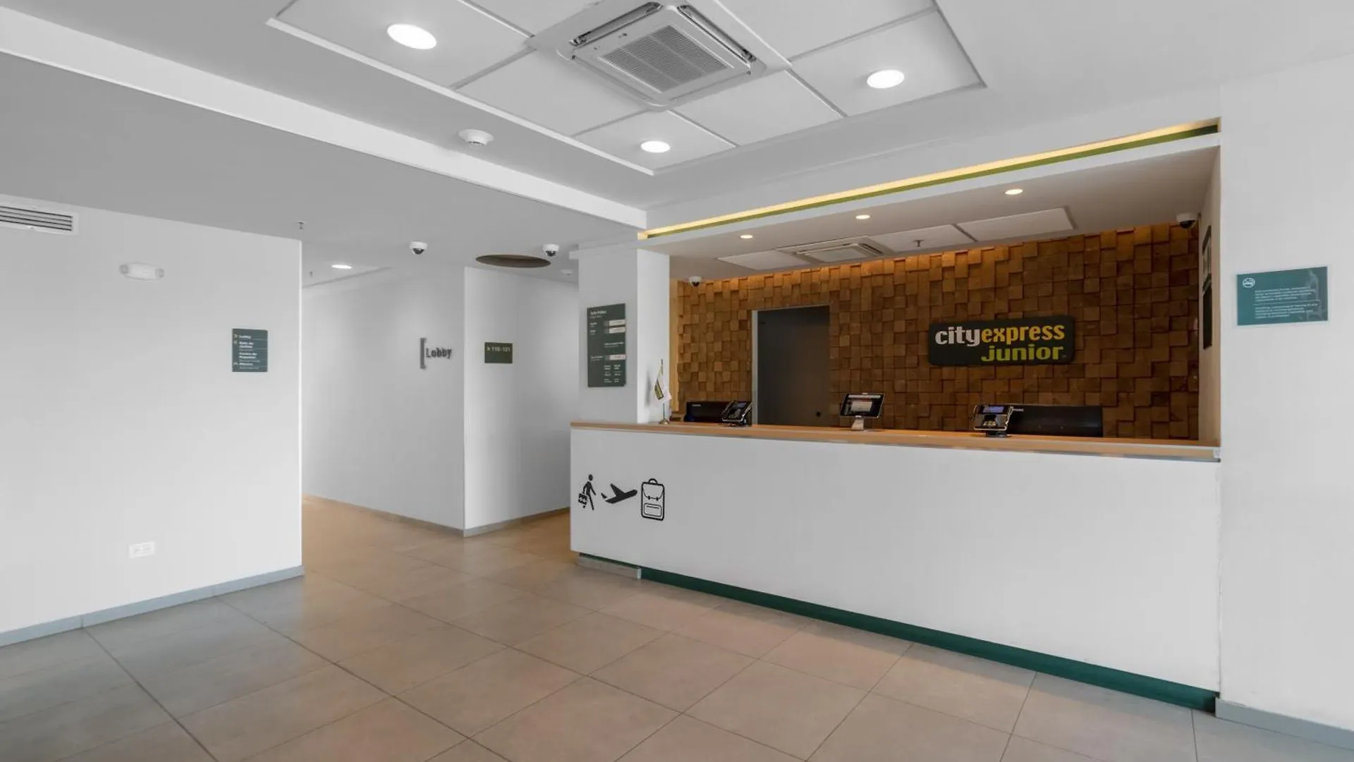 City Express Junior By Marriott Merida Altabrisa 3*,